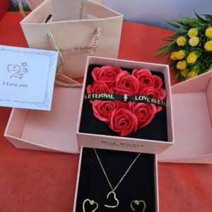Valentine ladies necklace set with flowers